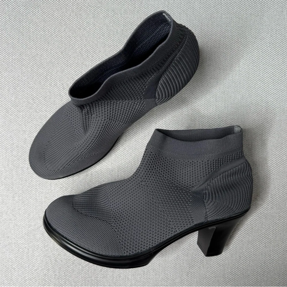 Bernie Mev. Doll Bootie Grey Knit Stretch Shoes Size 39‎